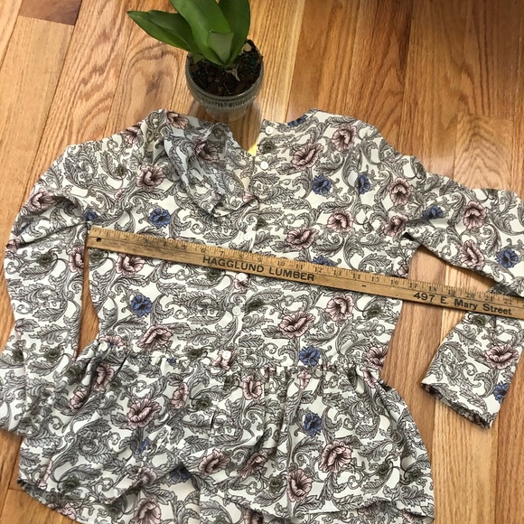 Xs Dressy floral kismet top - Picture 2 of 3